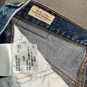 Levi 501’s size 26!
